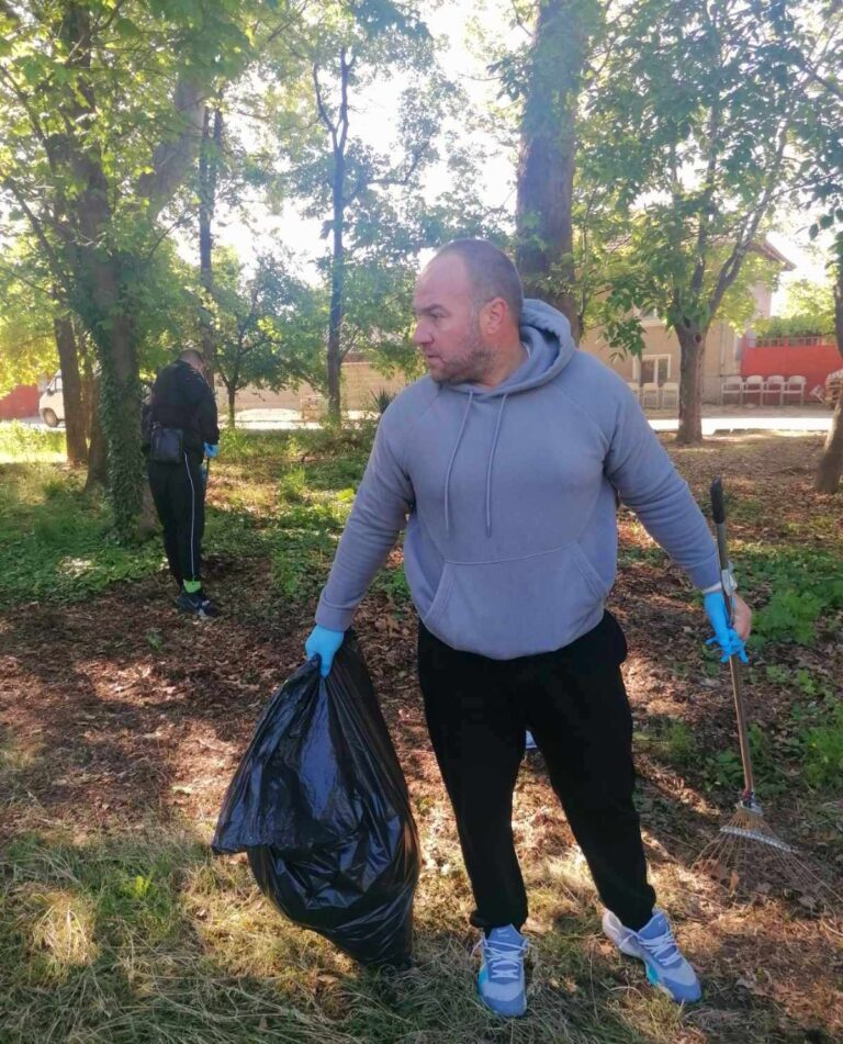 КМЕТЪТ СПАС СТАЙКОВ АКТИВНО СЕ ВКЛЮЧВА В БЛАГОУСТРОЯВАНЕТО НА ТРУД