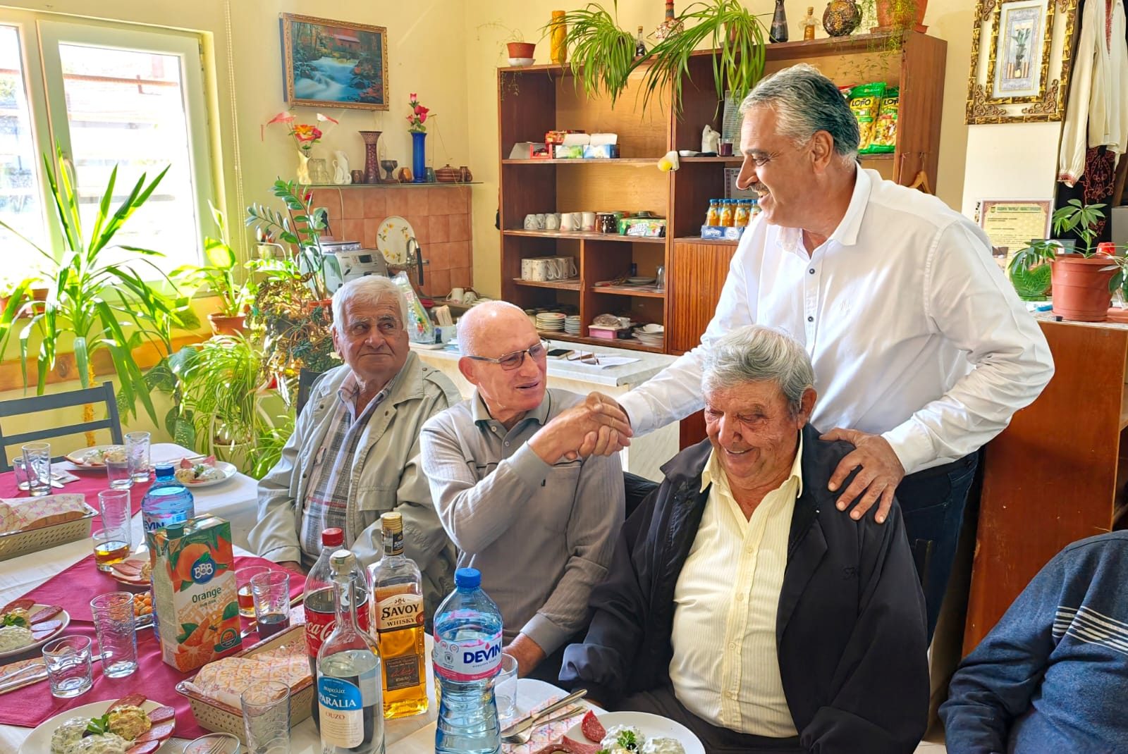 Пенсионерски клуб в Манолско Конаре (2)